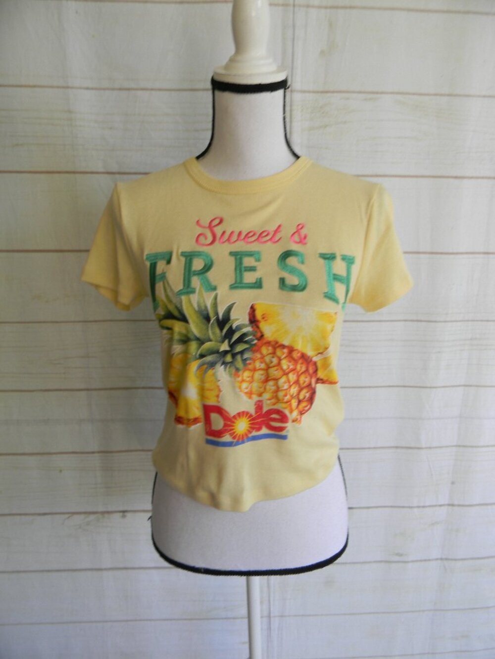 NWT DOLE YELLOW PINEAPPLE YELLOW SHORT SLV T-SHIRT SZ S